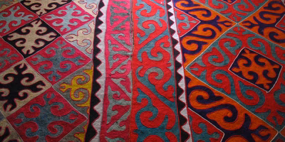 A shyrdaq on the floor of a Kyrgyz home in Kyzyl-Jar, Aqsy, Jalalabat (June 29, 2008)